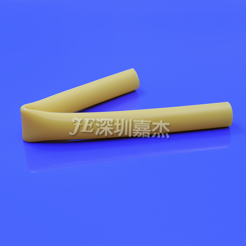 爆艹美女少萝的下面双色硅胶管